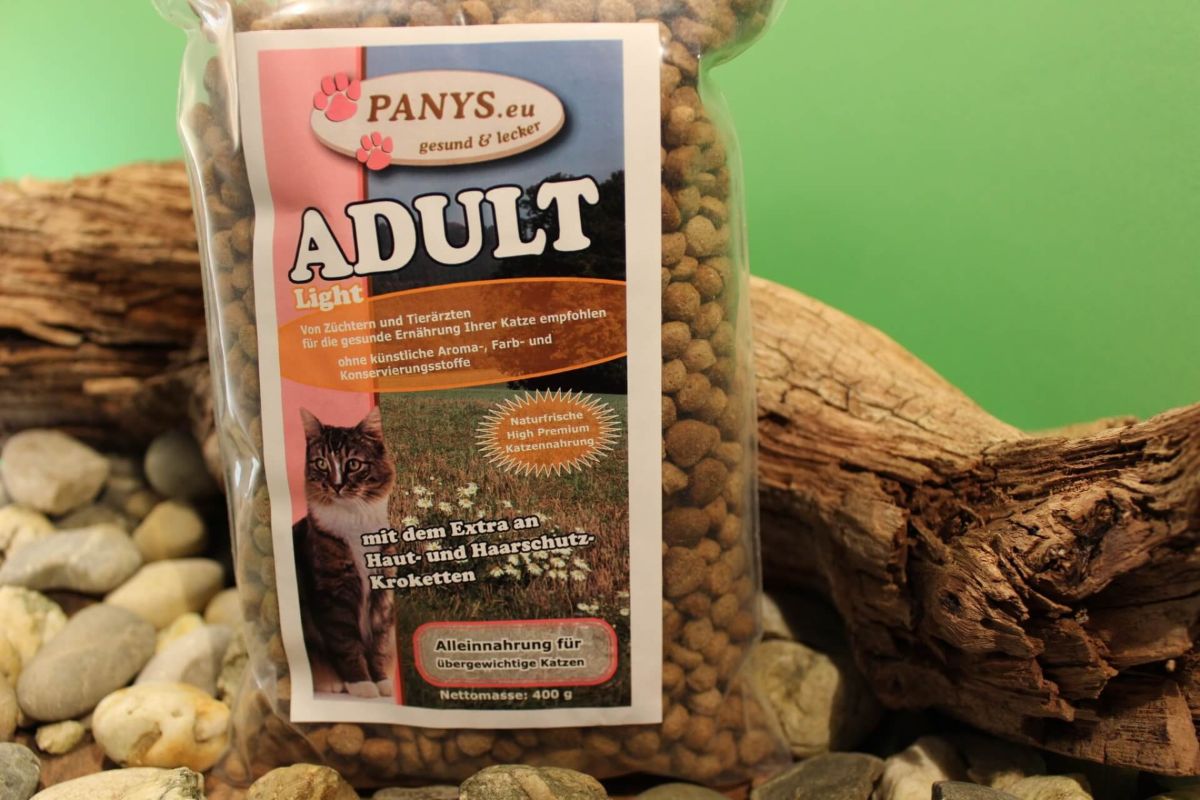 Adult Light Huhn - für ausgewachsene Katzen, die zu Übergewicht neigen.